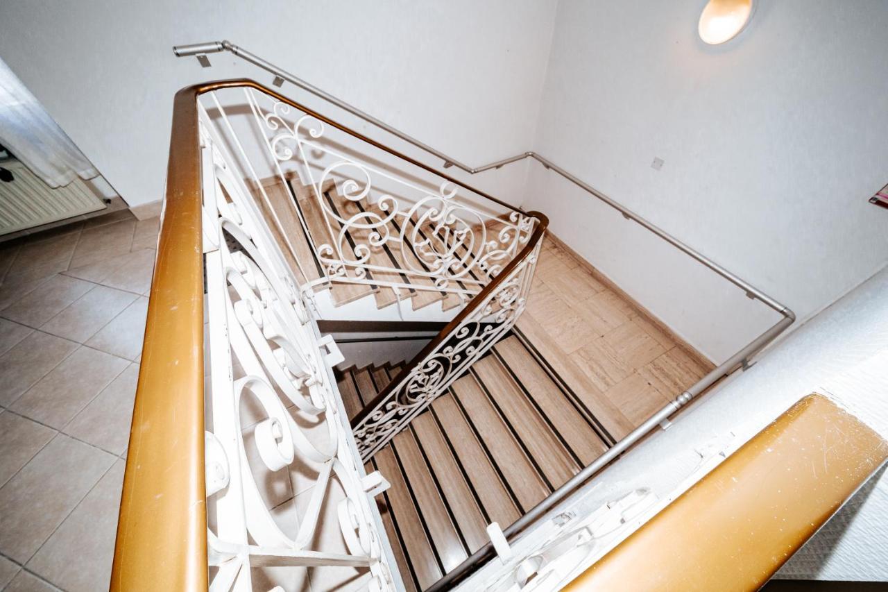 Hotel Le Tivoli Vic-en-Bigorre Экстерьер фото