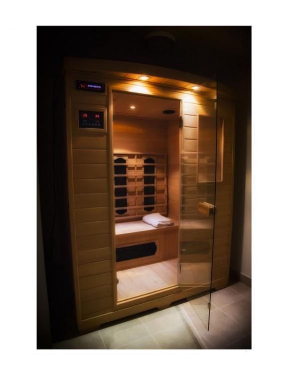 Hotel Le Tivoli Vic-en-Bigorre Экстерьер фото