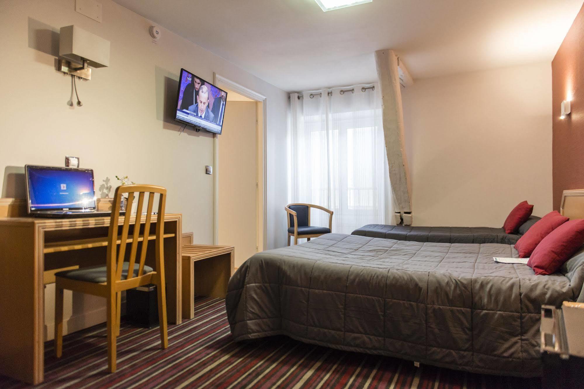 Hotel Le Tivoli Vic-en-Bigorre Экстерьер фото