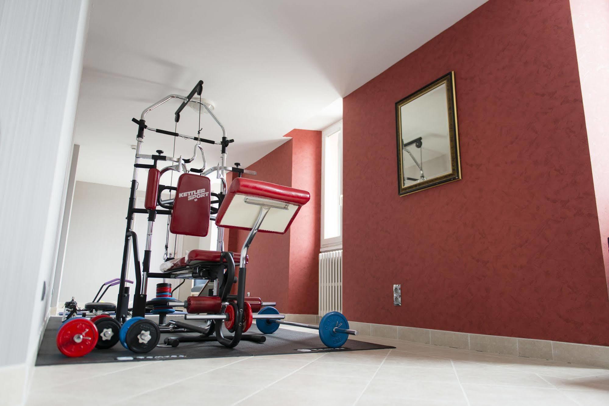 Hotel Le Tivoli Vic-en-Bigorre Экстерьер фото