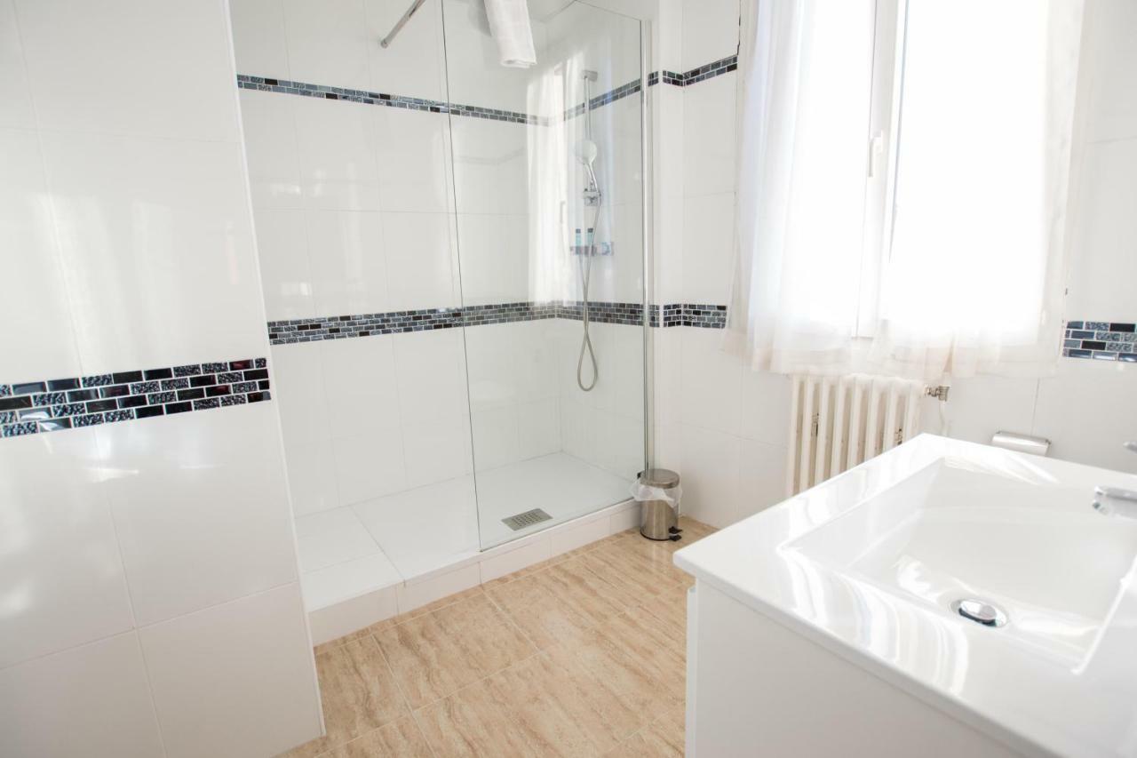 Hotel Le Tivoli Vic-en-Bigorre Экстерьер фото